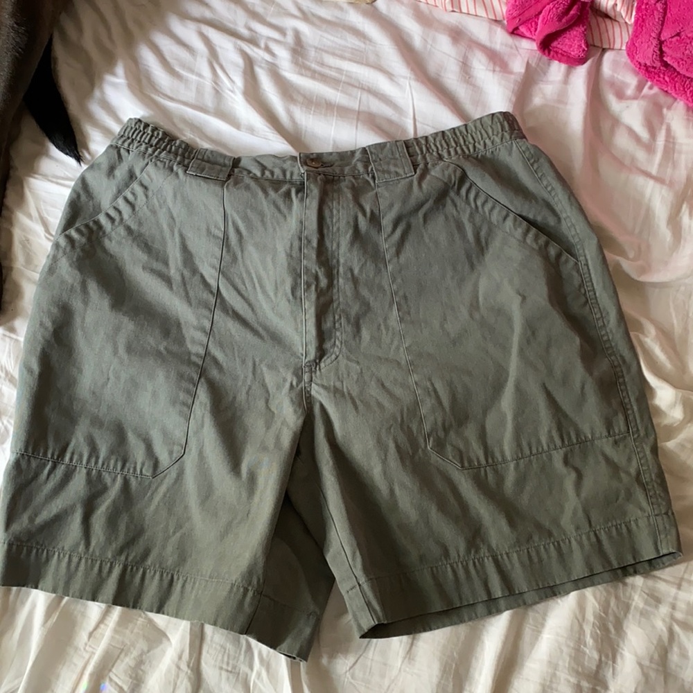 1xl grey green shorts from munsingwear